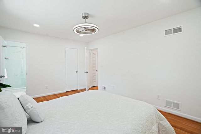 6607 LONE OAK DR, Bethesda, MD 20817
