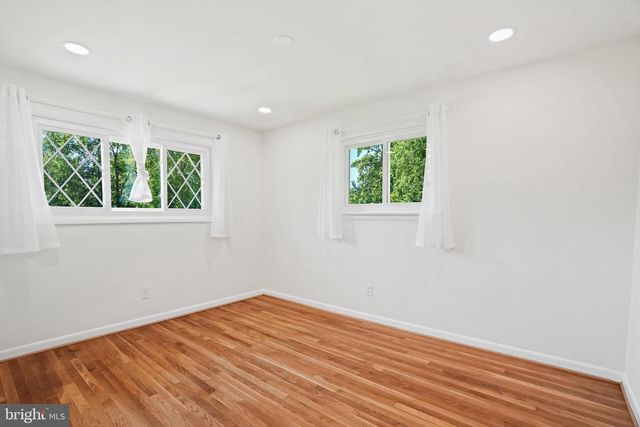 6607 LONE OAK DR, Bethesda, MD 20817