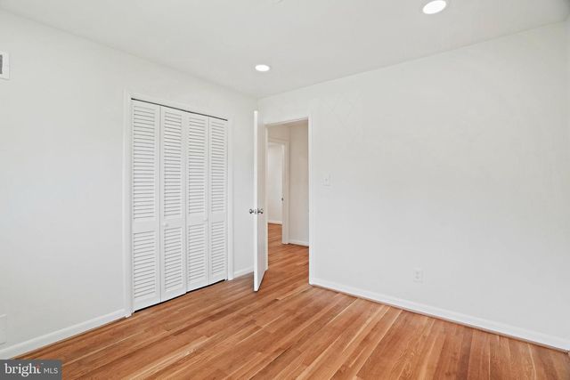 6607 LONE OAK DR, Bethesda, MD 20817