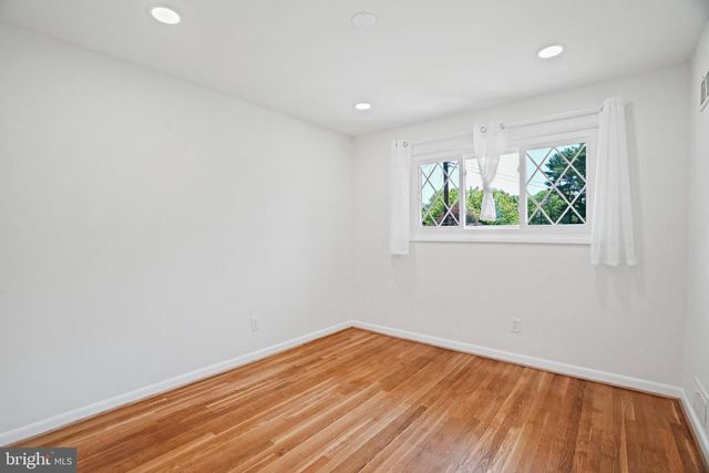 6607 LONE OAK DR, Bethesda, MD 20817