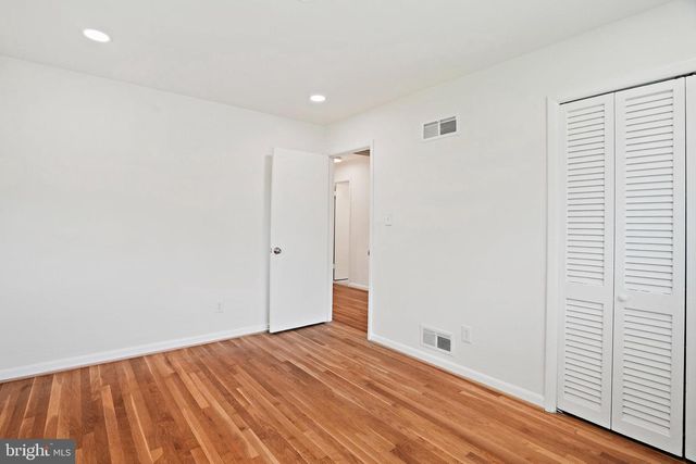 6607 LONE OAK DR, Bethesda, MD 20817