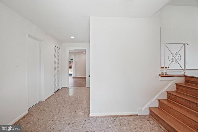 6607 LONE OAK DR, Bethesda, MD 20817