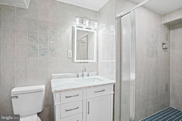 6607 LONE OAK DR, Bethesda, MD 20817
