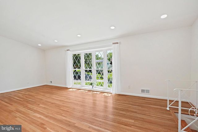 6607 LONE OAK DR, Bethesda, MD 20817