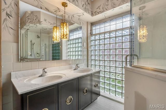 5935 Highfield Road, St Louis, MO 63109