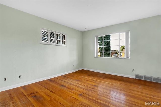 5935 Highfield Road, St Louis, MO 63109