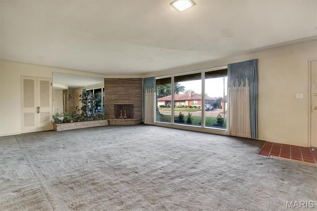 5935 Highfield Road, St Louis, MO 63109