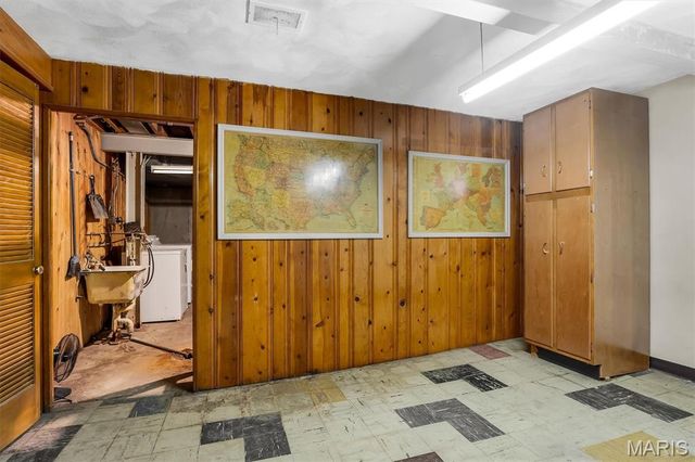 5935 Highfield Road, St Louis, MO 63109
