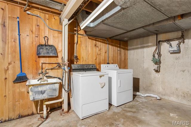 5935 Highfield Road, St Louis, MO 63109