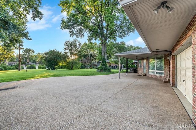 5935 Highfield Road, St Louis, MO 63109