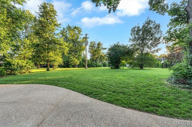 5935 Highfield Road, St Louis, MO 63109