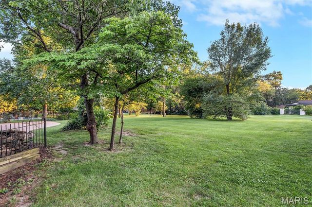 5935 Highfield Road, St Louis, MO 63109