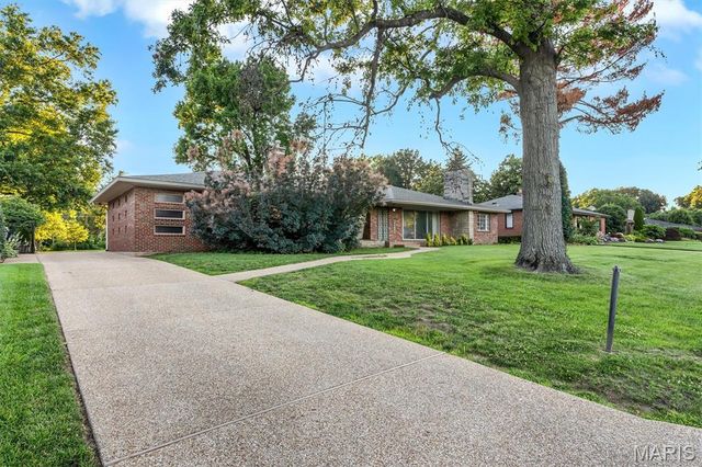 5935 Highfield Road, St Louis, MO 63109