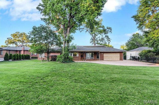 5935 Highfield Road, St Louis, MO 63109
