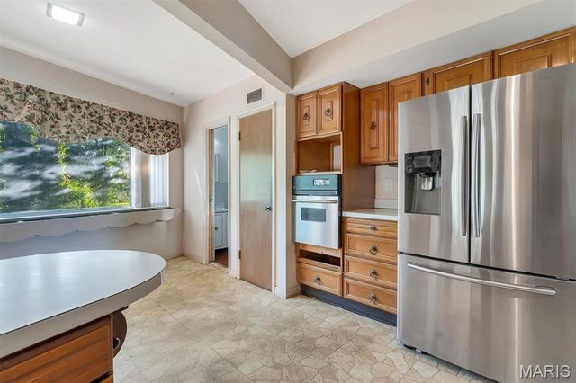 5935 Highfield Road, St Louis, MO 63109