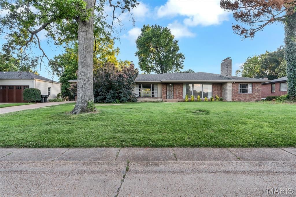 5935 Highfield Road, St Louis, MO 63109
