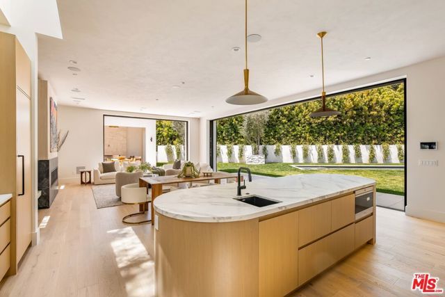 1749 Mandeville Lane, Los Angeles, CA 90049
