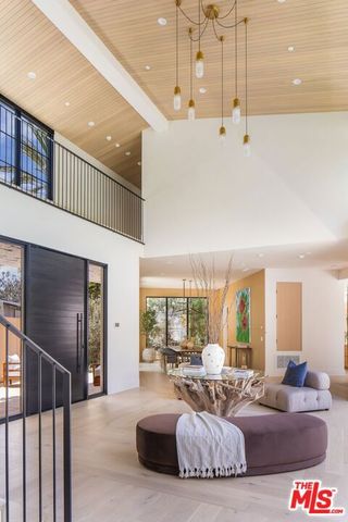1749 Mandeville Lane, Los Angeles, CA 90049