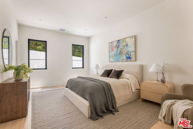 1749 Mandeville Lane, Los Angeles, CA 90049