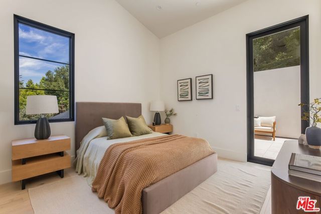 1749 Mandeville Lane, Los Angeles, CA 90049