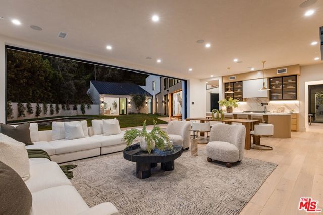 1749 Mandeville Lane, Los Angeles, CA 90049