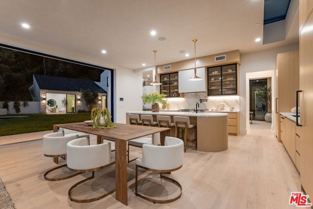 1749 Mandeville Lane, Los Angeles, CA 90049
