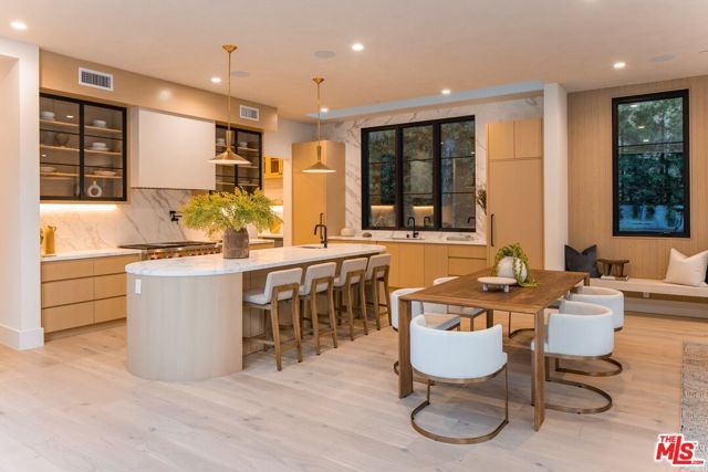 1749 Mandeville Lane, Los Angeles, CA 90049