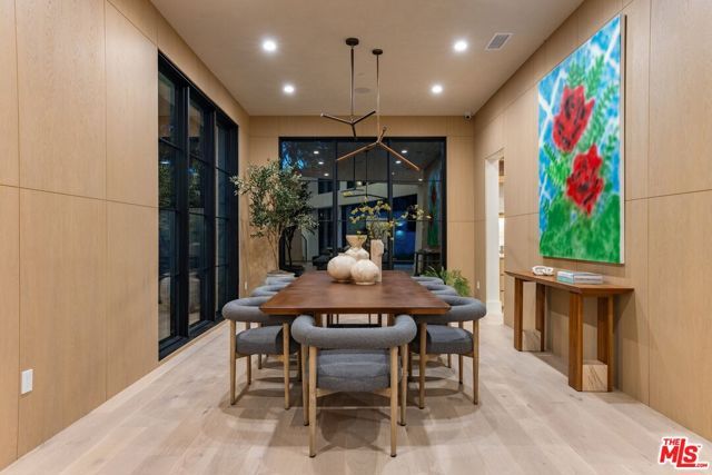 1749 Mandeville Lane, Los Angeles, CA 90049