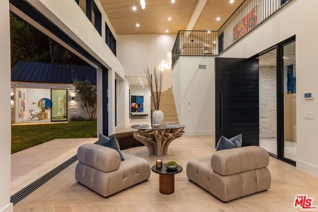 1749 Mandeville Lane, Los Angeles, CA 90049