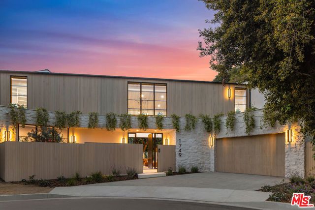 1749 Mandeville Lane, Los Angeles, CA 90049