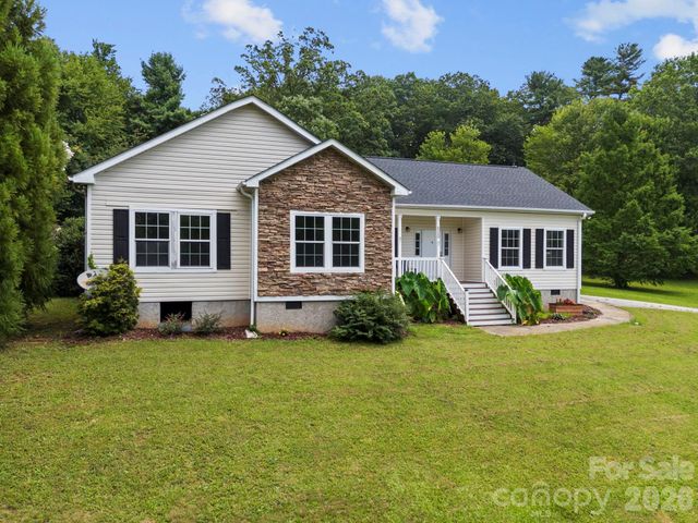 97 Meadowview Drive, Saluda, NC 28773