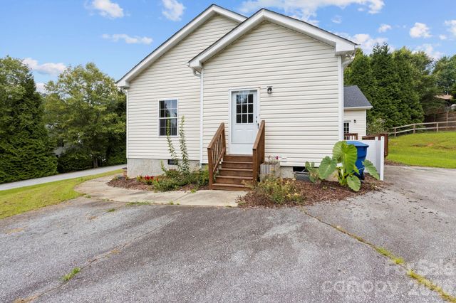 97 Meadowview Drive, Saluda, NC 28773
