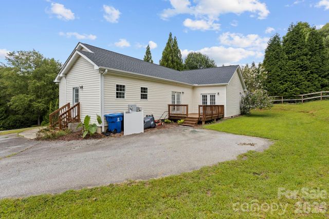97 Meadowview Drive, Saluda, NC 28773