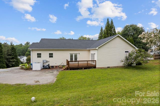 97 Meadowview Drive, Saluda, NC 28773