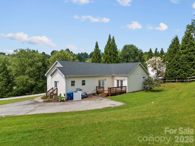 97 Meadowview Drive, Saluda, NC 28773