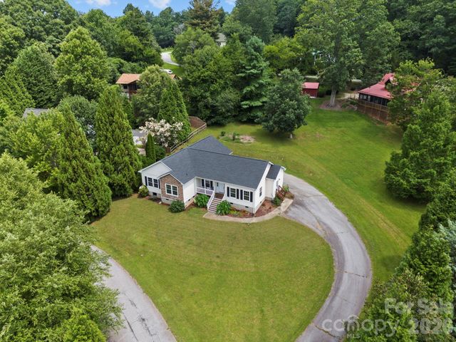 97 Meadowview Drive, Saluda, NC 28773