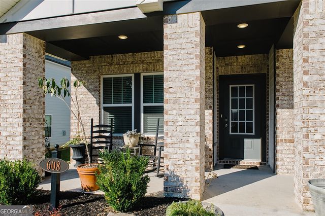 608 Magnolia Drive, Dawsonville, GA 30534