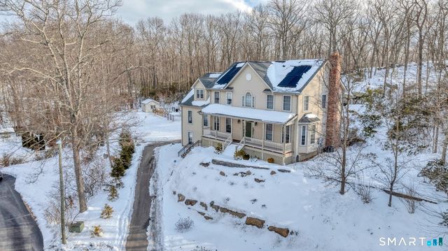 11 Catbird Lane, East Lyme, CT 06333