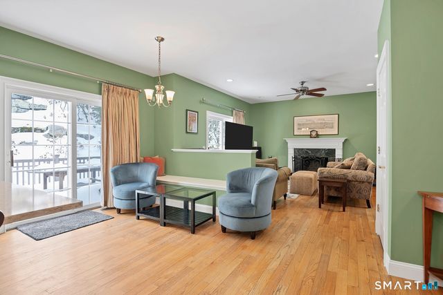 11 Catbird Lane, East Lyme, CT 06333