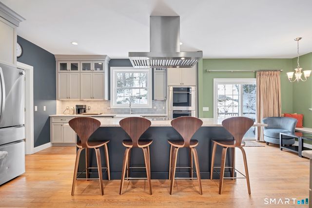 11 Catbird Lane, East Lyme, CT 06333