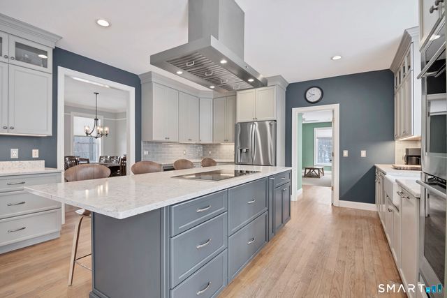 11 Catbird Lane, East Lyme, CT 06333