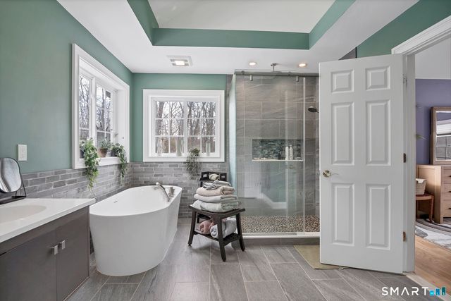 11 Catbird Lane, East Lyme, CT 06333