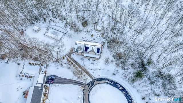 11 Catbird Lane, East Lyme, CT 06333