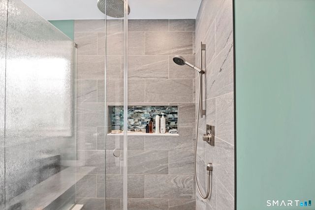 11 Catbird Lane, East Lyme, CT 06333