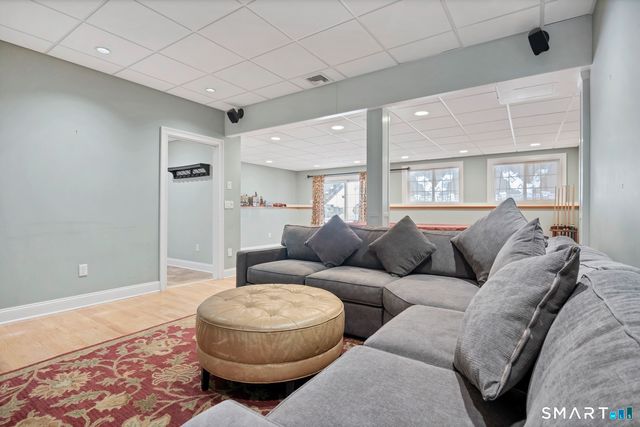 11 Catbird Lane, East Lyme, CT 06333