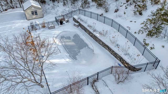 11 Catbird Lane, East Lyme, CT 06333