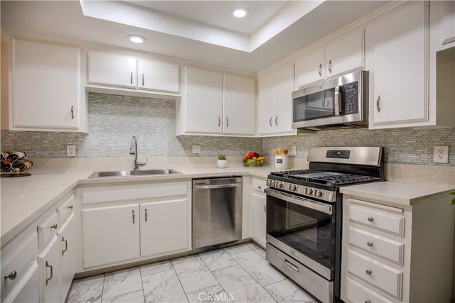 2528 N Tustin D, Santa Ana, CA 92705
