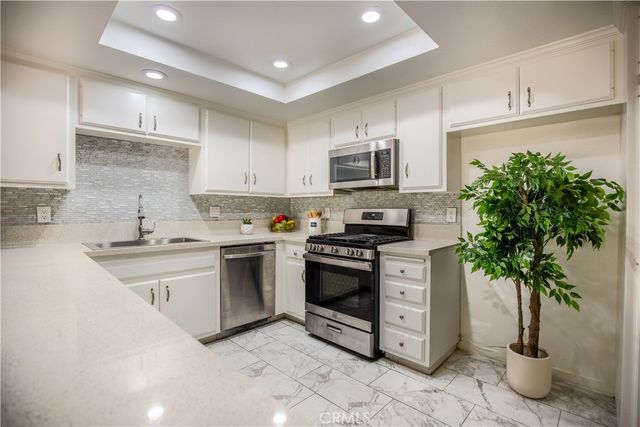 2528 N Tustin D, Santa Ana, CA 92705