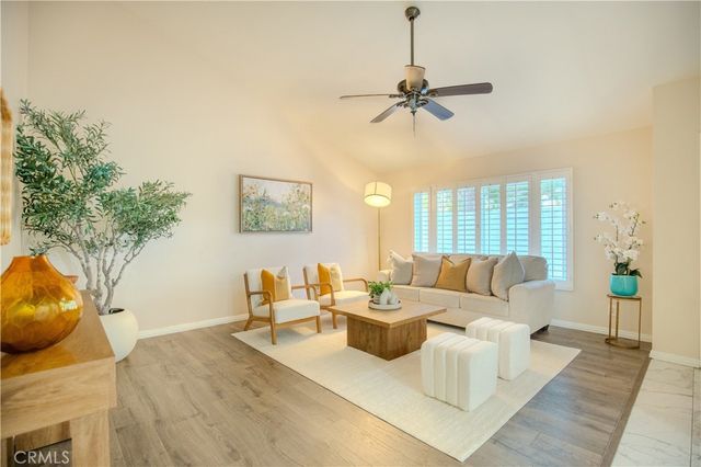 2528 N Tustin D, Santa Ana, CA 92705