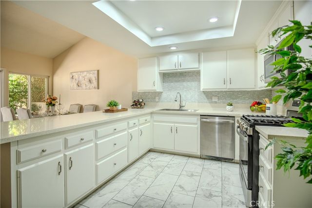 2528 N Tustin D, Santa Ana, CA 92705